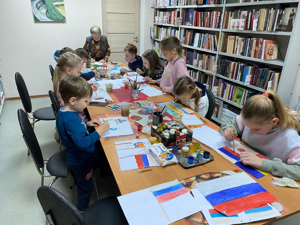 Мероприятия в звенигороде. Библиотека Звенигород. День народного единства флажки. Нарисовать флаг на день народного единства. День народного единства картинки для детей.