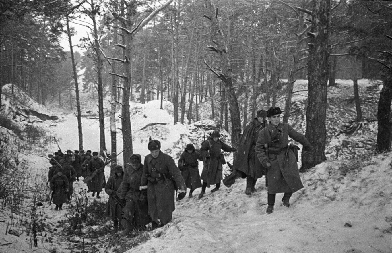 Выход из окружения. Битва за Наро-Фоминск 1941-1942. Битва за Звенигород 1941. Наро-Фоминская оборонительная операция. Наро Фоминск 1941 год битва за Москву.