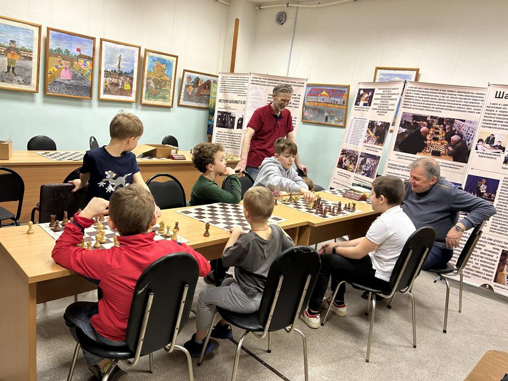 шахматный клуб дебют в алматы. петровская ладья шахматный клуб. ладья шахматный клуб курган. шахматный клуб ладья. ладья шахматный клуб оренбург.